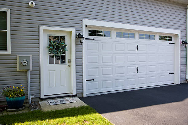 24/7 Emergency Garage Door Panel Replacement experts in Wilbarger County County, TX